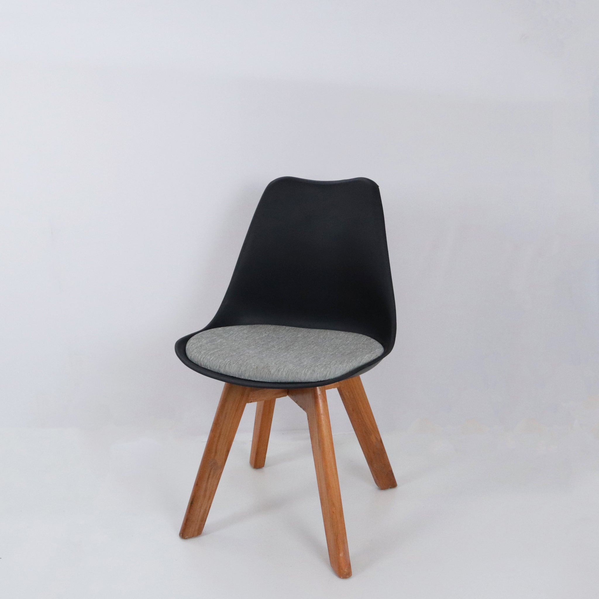 Tulip Classic Chair- Black