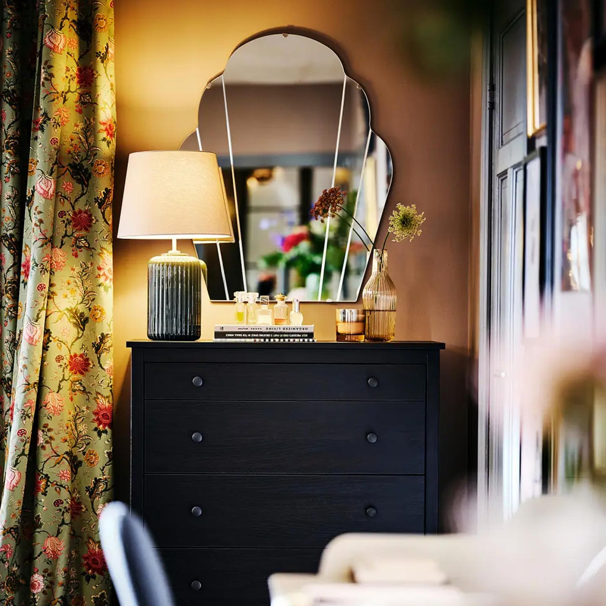 Snobyar Table Lamp
